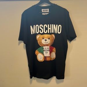 Moschino T-Shirt size 52 (XL)